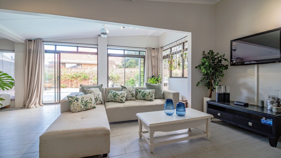 6 Bedroom Property for Sale in Gonubie North Eastern Cape